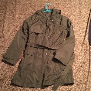Very cute, light material parka